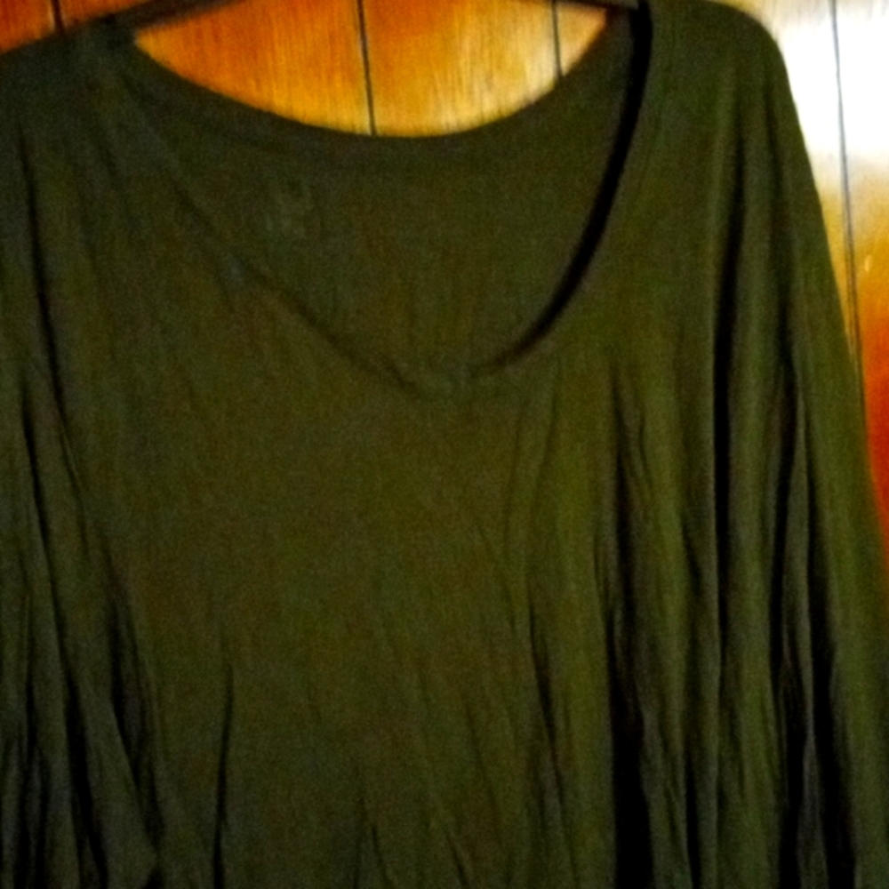 SUPER SOFT LONG SLEEVED TOP IN ARMY GREEN SIZE 4XL